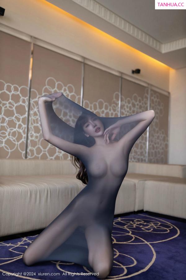 陆萱萱  [XiuRen]高清写真图 2024.12.12 No.9590 陆萱萱 黑丝美腿第37张图片